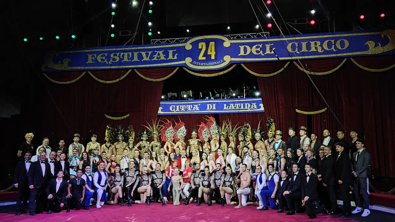22 i numeri in gara, 100 gli artisti provenienti da 24 Nazioni votati dalle due giurie: Tecnica e Critica I vincitori della 24^ edizione del Festival Internazionale del Circo d’Italia Assegnati 2 Latina D’Oro 3 Latina d’Argento e 4 Latina di Bronzo. Il premio della critica al Duo Sweet Darkness