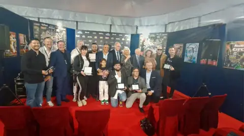 5 giorni di Festival, 9 spettacoli, 100 artisti in pista, 24 Nazioni. Gran Gala e premiazioni lunedì 16 ore 20.00 Le Giurie della 24^ ed. dell’International Circus Festival of Italy incontrano la città A ritirare il riconoscimento i 16 i “big del Circo” provenienti da 14 nazioni e un rappresentate della giuria della critica – foto 1