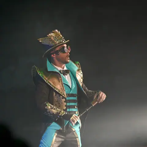 Continua ad arricchirsi il cast dell’imminente 24^ edizione dell’International Circus Festival of Italy. Annunciate quattro nuove grandi attrazioni provenienti da Italia, Repubblica Ceca ed Ecuador. Il debutto: Giovedì 12 Ottobre, ore 21.00, a Latina in via Rossetti.