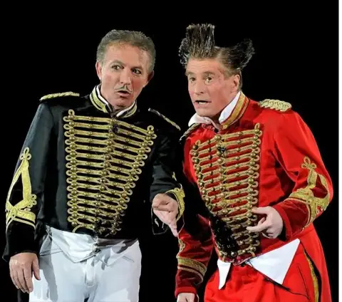 Una Special Anniversary Edition tutta da ridere! I magnifici della comicità e del buonumore nel cast del Festival: Gianni e Daris Huesca Fumagalli, tra i Clown più famosi al mondo, tornano al Festival d’Italia in qualità di Special Guest a 5 anni dalla loro prima indimenticabile partecipazione. – foto 1