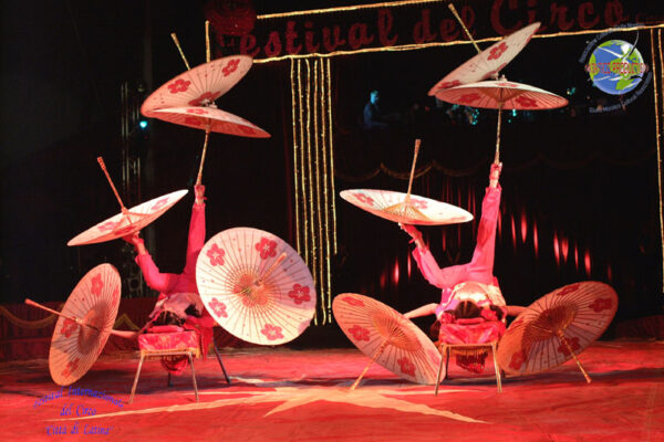 1-GOLD-PRIZE-LU-CHENYNG-ZHANG-JUNLIN-CHINA-JUGGLING