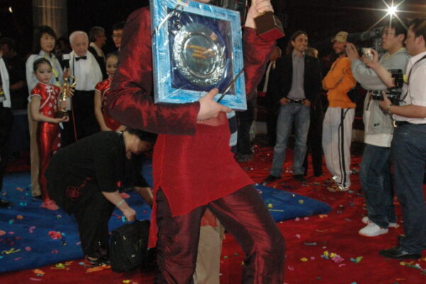 1-GOLD-PRIZE-SEMEN-KRACHINOV-RUSSIA-JUGGLING-e1531126453749-681x1024