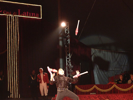 2-GOLD-PRIZE-VILLY-COLOMBAIONI-ITALY-JUGGLING