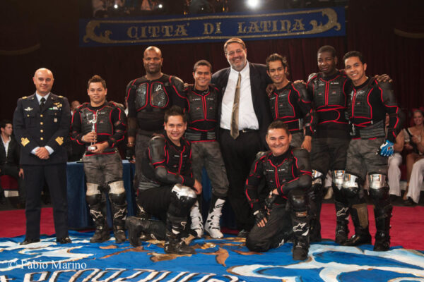 2-SILVER-PRIZE-GLOBE-OF-SPEED-COLOMBIA-GLOBE-OF-DEATH-MOTORBIKES-1024x680