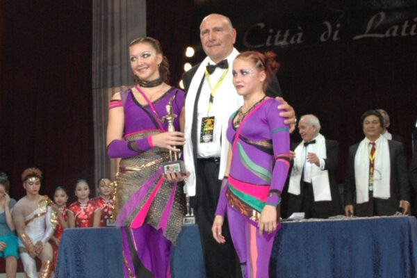 3-BRONZE-PRIZE-AVASAEVA-E-SNETKOVA-RUSSIA-HAND-TO-HAND-681x1024