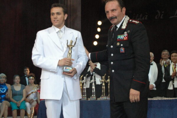 3-BRONZE-PRIZE-DEREK-CODA-PRIN-ITALY-JUGGLING-e1512488077291-681x1024