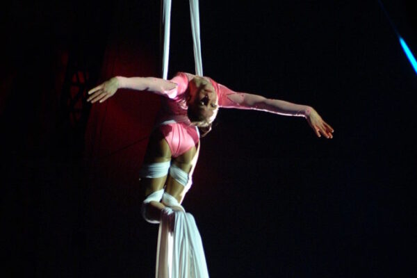 3-BRONZE-PRIZE-EKATERINA-CHOUSTOVA-GERMANY-AERIAL-SILKS-679x1024