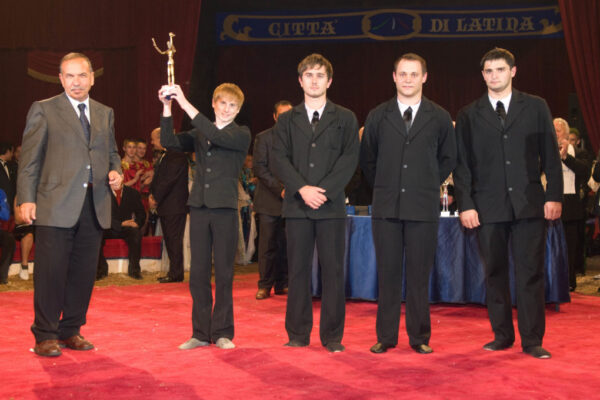 3-BRONZE-PRIZE-MEN-IN-BLACK-UKRAINE-ACROBATICS-1024x680