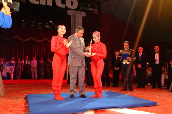 3-BRONZE-PRIZE-MONGOLIAN-CONTORTION-STUDIO-MONGOLIA-CONTORTION-1024x679
