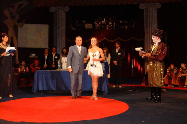 3-BRONZO-VICTORIA-SHVARTSMAN-USA-TESSUTI-1024x679