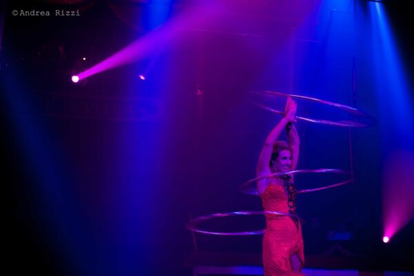 ALESYA-GULEVICH-RUSSIA-HULA-HOOP_risultato-1024x681