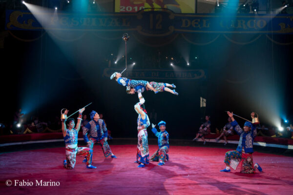 CAO-YONGJIN-CINA-EQUILIBRISMO-1024x680