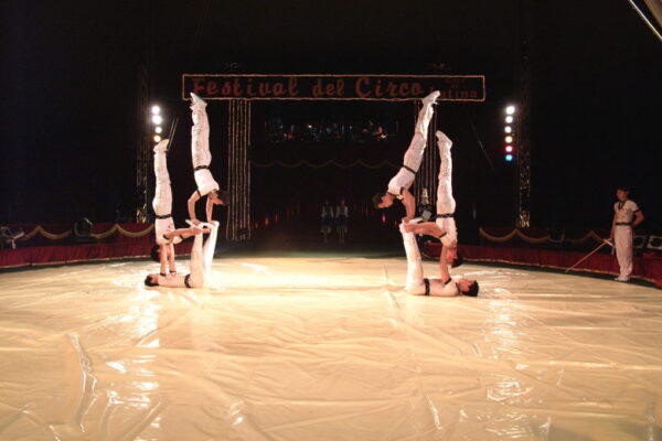 CIRCO-NAZIONALE-CINESE-HENAN-CINA-SHARIVARI-1024x679