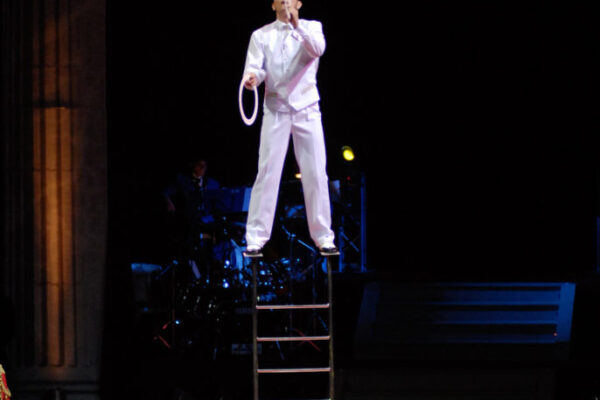 DEREK-CODA-PRIN-ITALIA-SCALA-LIBERA-686x1024