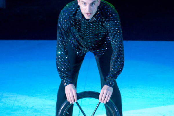 ERIK-IVARSSON-SVEZIA-MONOCICLO-680x1024