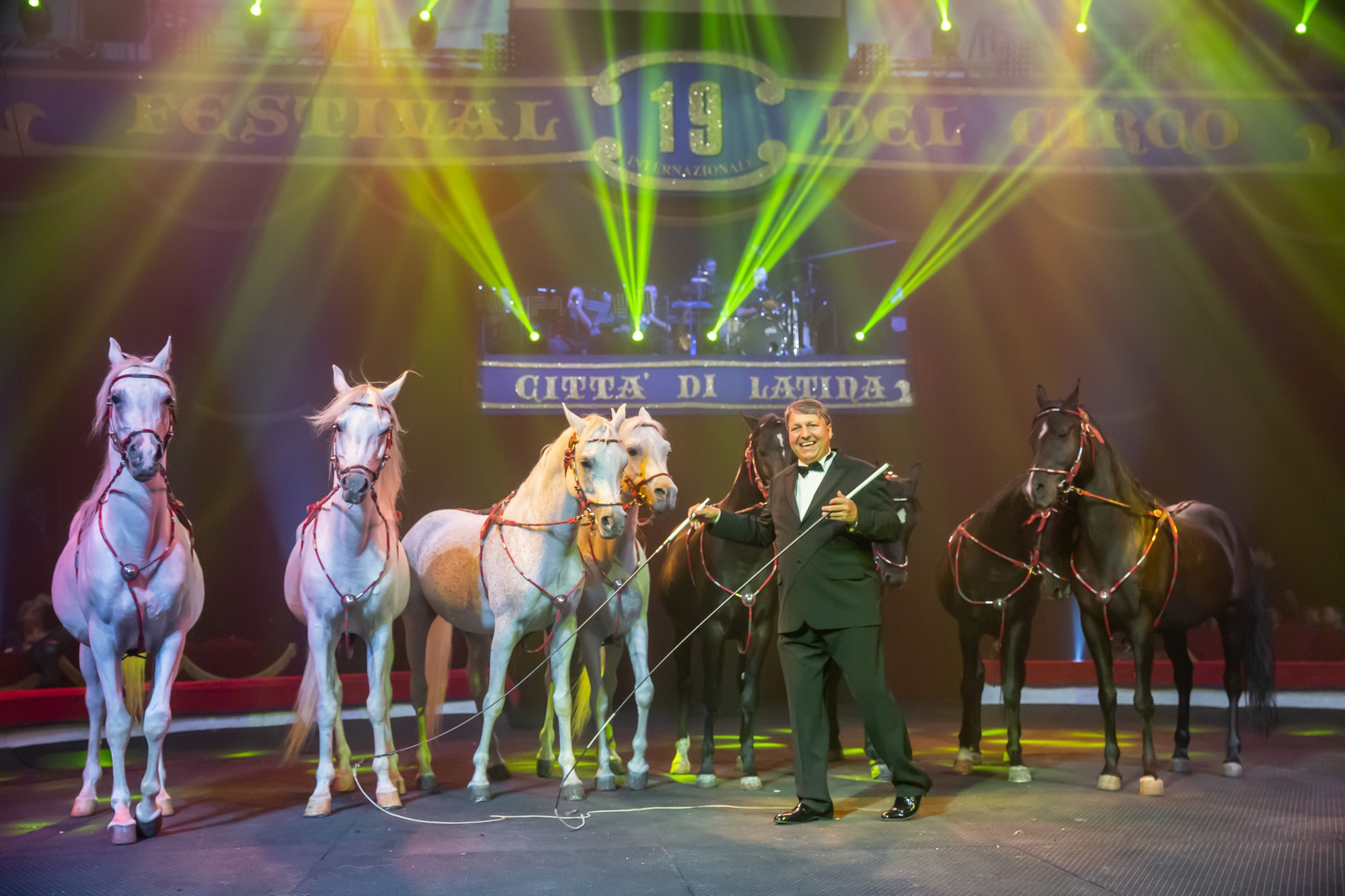 The Special 25th Anniversary edition of the International Circus Festival of Italy will be celebrated by performances in the ring of the very best representatives of Italy’s most prominent historical Circus families: this year’s Festival is honoured by the presence of renowned performer FLAVIO TOGNI, who will be representing his celebrated Circus family as Special Guest at the event.