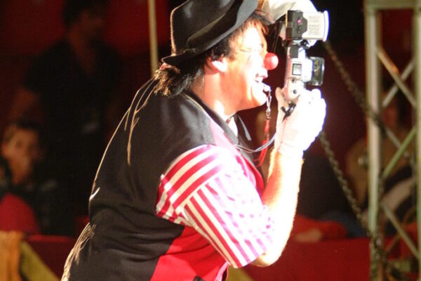 GIANLUCA-CAVEDO-ITALIA-CLOWN-FUORI-CONCORSO-679x1024