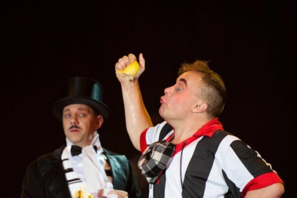 KOLGANOV-BELOGORLOV-RUSSIA-CLOWN_risultato-696x1024