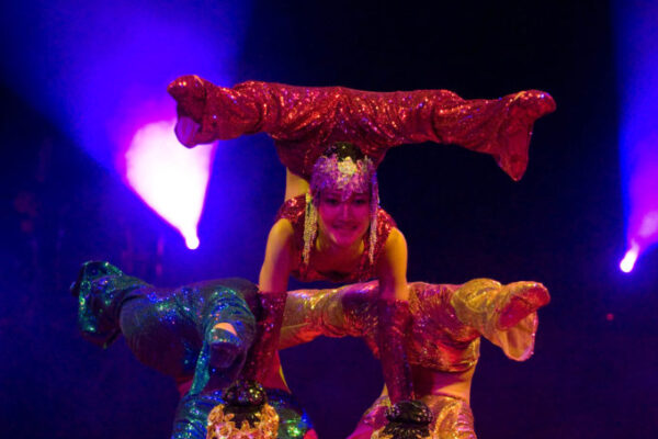 LITTLE-ANGELS-MONGOLIA-CONTORSIONISMO-680x1024