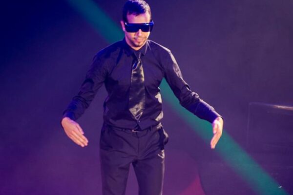 Mr-Fantastic-Usa-Robot-Dance