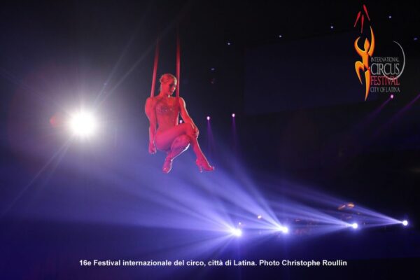 NATALIA-EGOROVA-BOUGLIONE-RUSSIA-AERIAL-STRAPS-1024x683