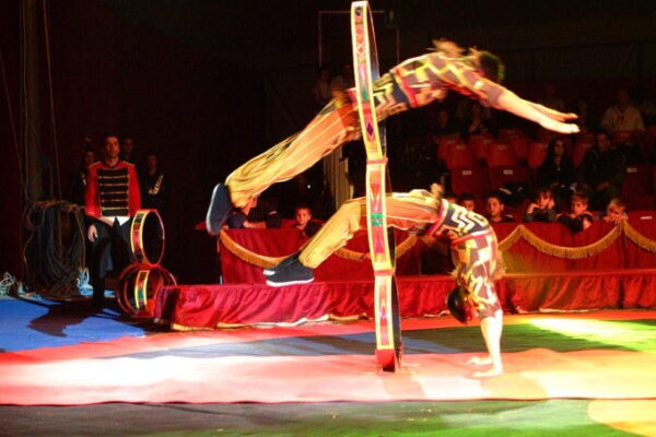 SAKHA-CIRCUS-RUSSIA-CHINESE-HOOPS-1024x679