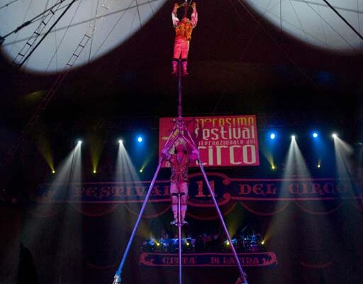 TROUPE-SARACH-RUSSIA-PERTICHE