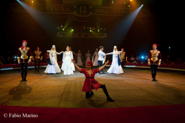 TROUPE-SARMAT-RUSSIA-COSACCHI-1024x680