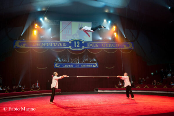 TROUPE-YARMOSHKA-RUSSIA-BARRA-RUSSA-1024x680