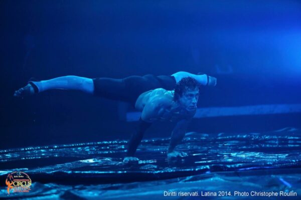 VITALII-KALININ-UKRAINE-HANDSTAND-1024x682